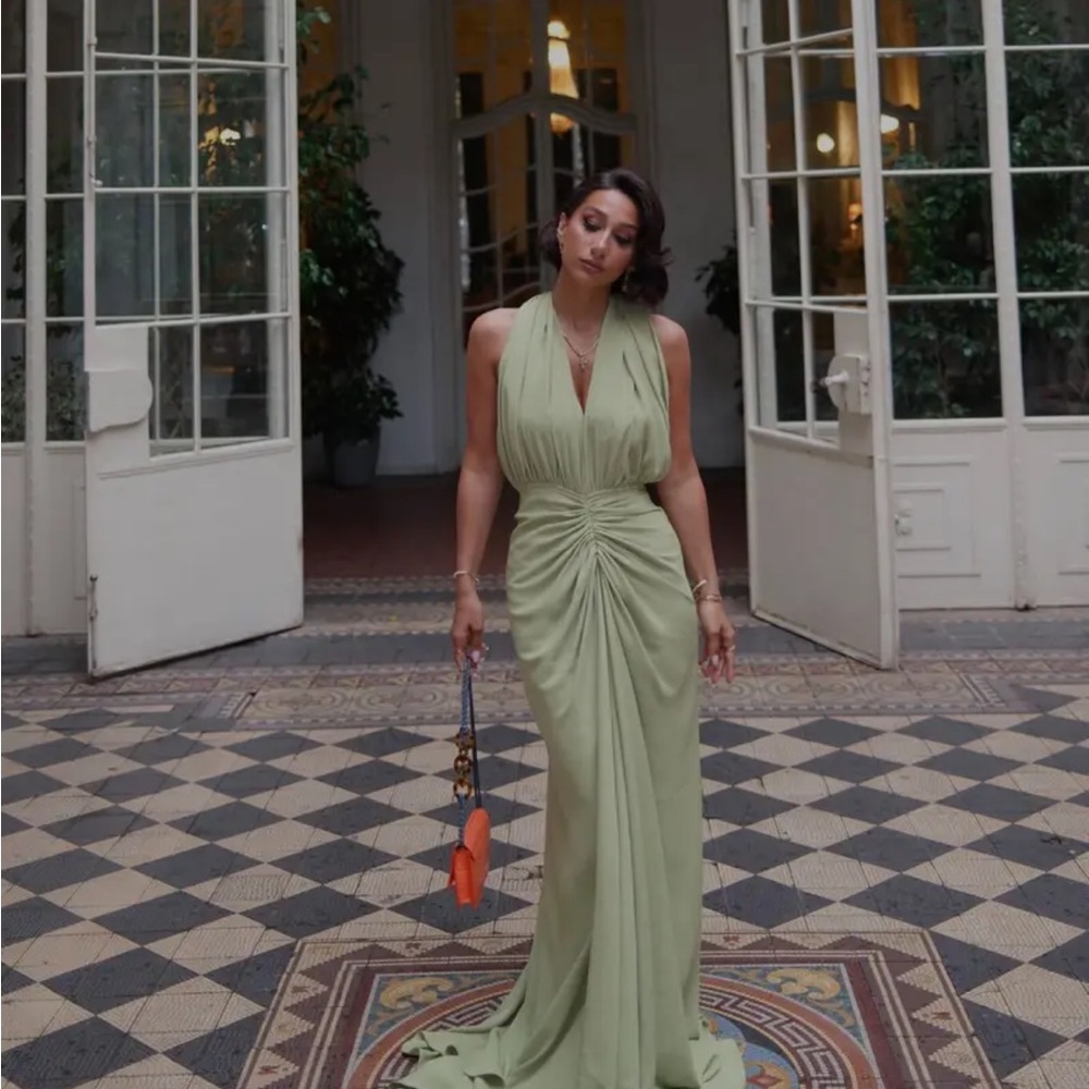Elegant Green Evening Gown